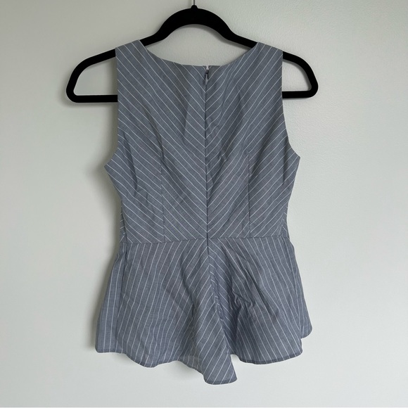 Banana Republic Sleeveless Blouse Top. NEW! - Picture 2 of 4
